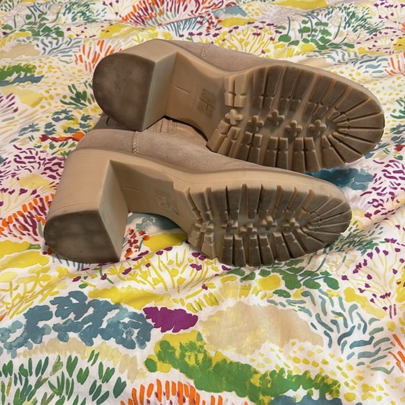 Dolce Vita Waterproof Caster H2O Booties, Dune Suede, Size 9.5 - Picture 5 of 5